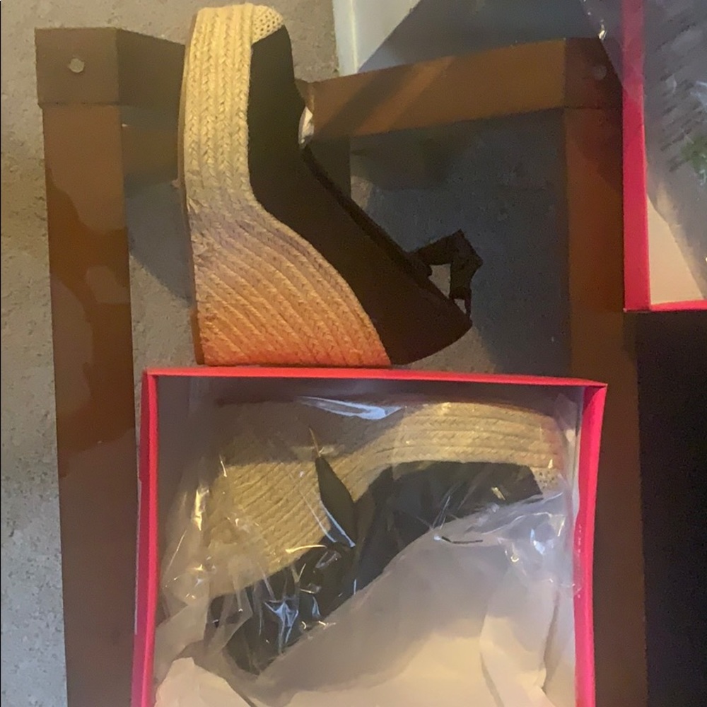 ShoeDazzle Keilani wedges